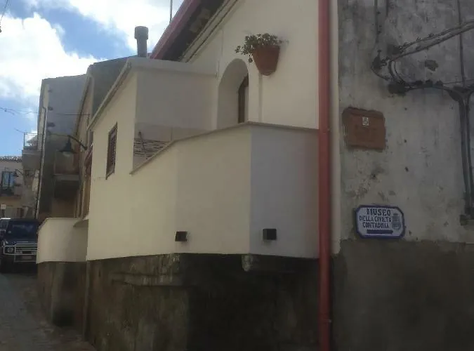 Il Rifugio Di 度假居 Crucoli